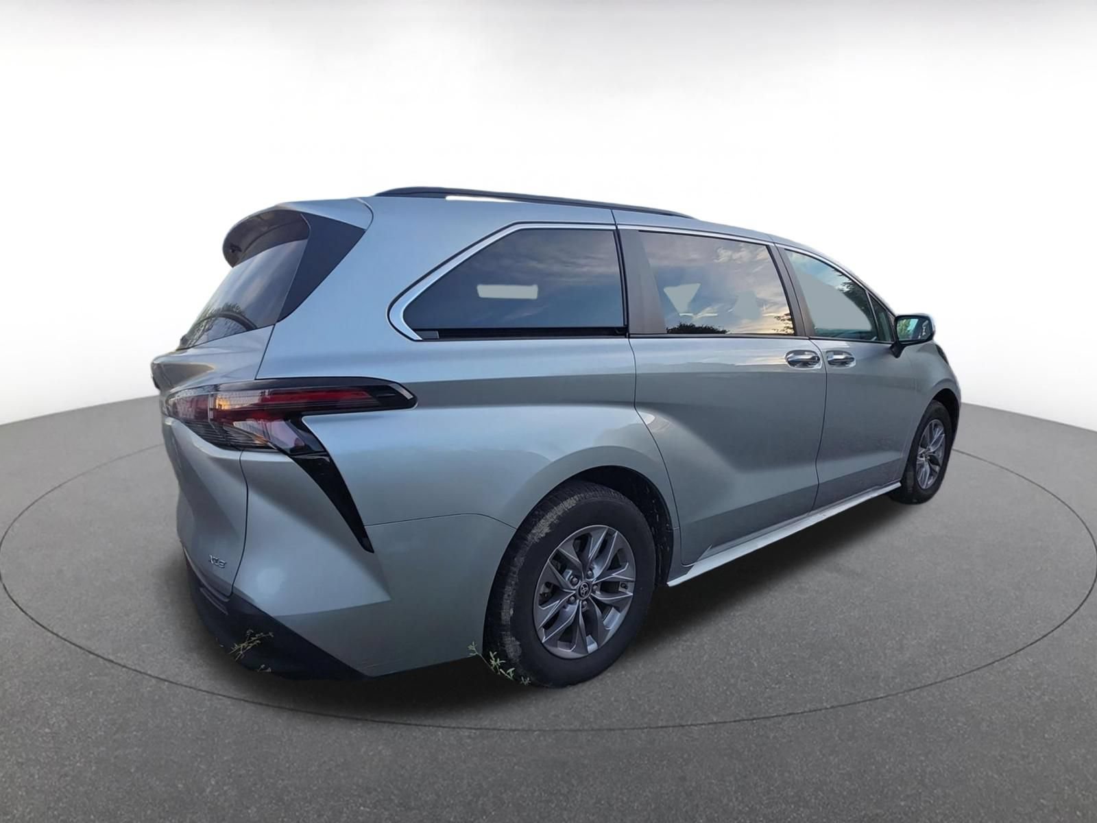 Thumbnail: 2025 Toyota Sienna - 7