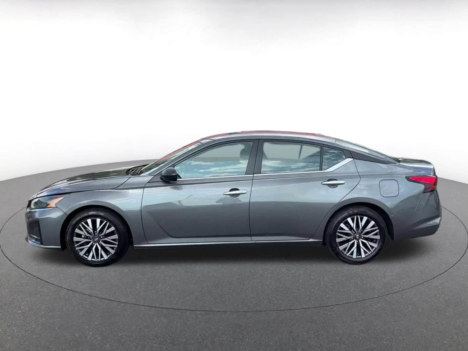 Thumbnail: 2025 Nissan Altima - 8