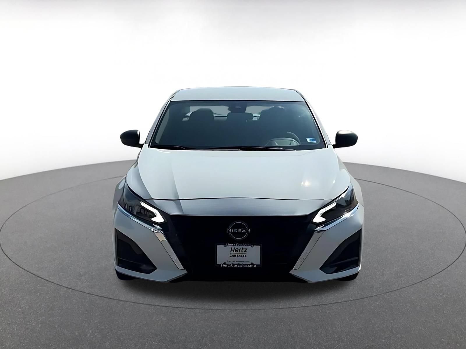 Thumbnail: 2025 Nissan Altima - 4