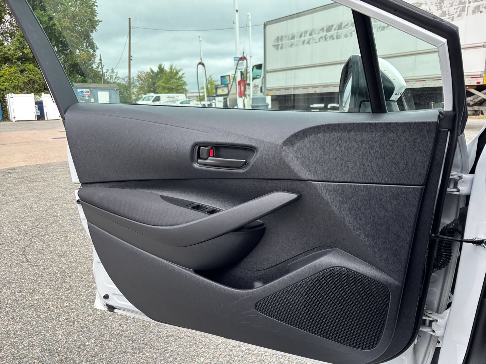 Thumbnail: 2025 Toyota Corolla - 18