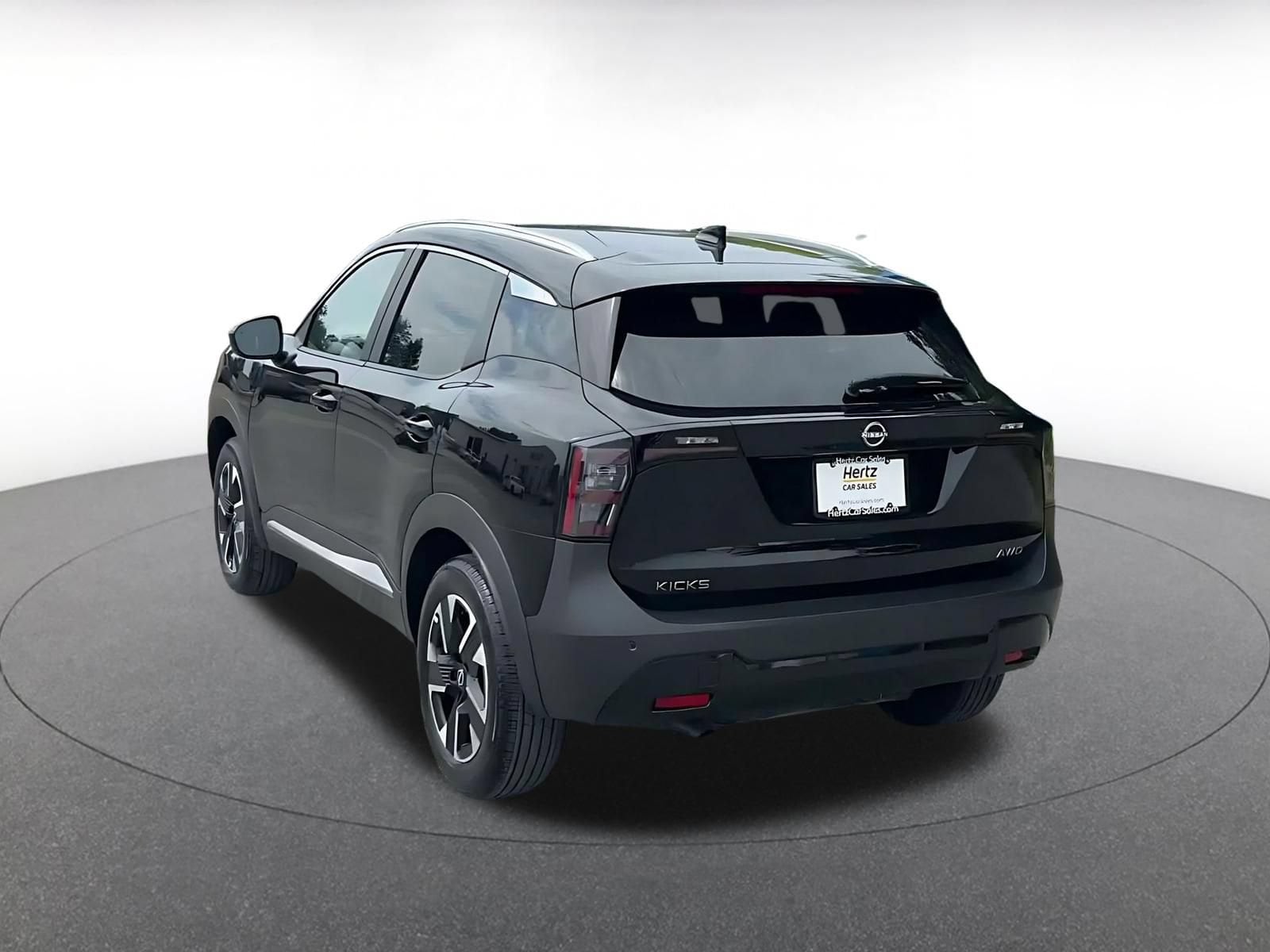 Thumbnail: 2026 Nissan Kicks - 10