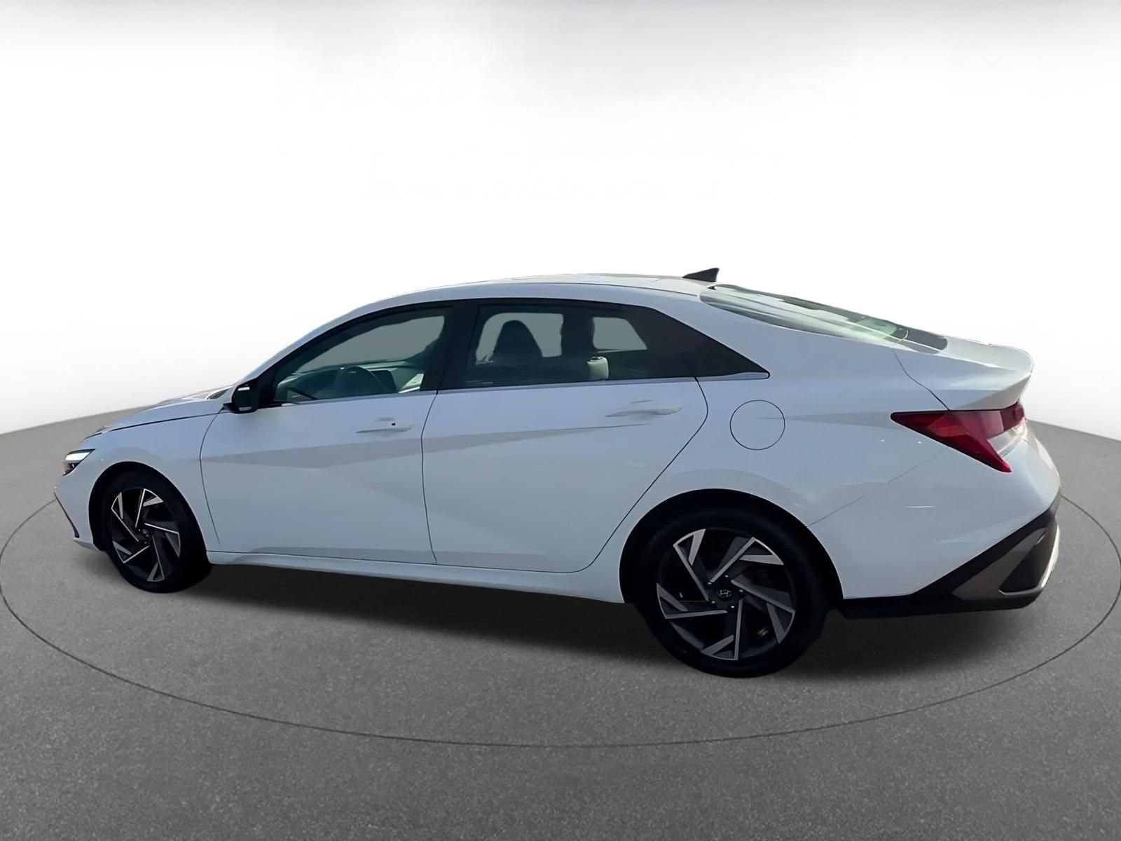 Thumbnail: 2025 Hyundai Elantra - 9
