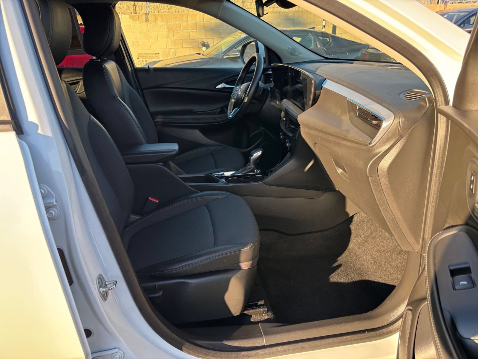 Thumbnail: 2025 Buick Encore GX - 35