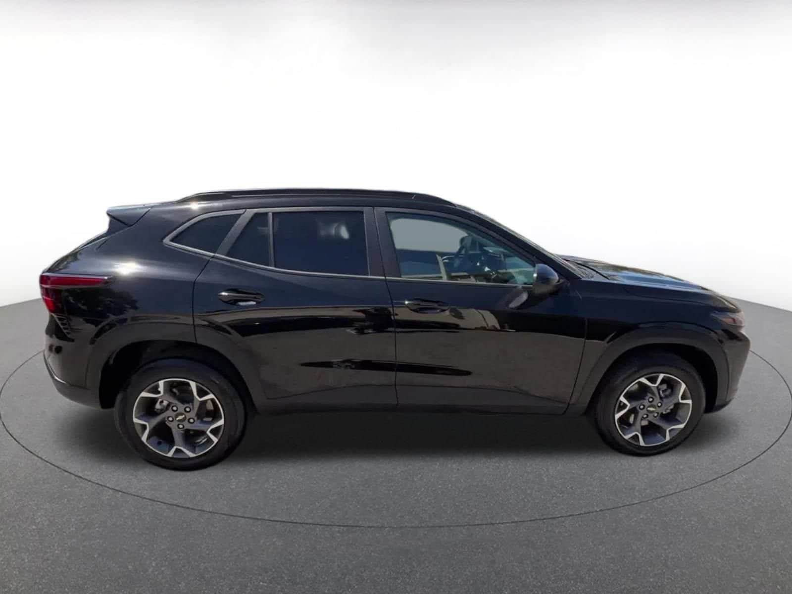 Thumbnail: 2025 Chevrolet Trax - 15