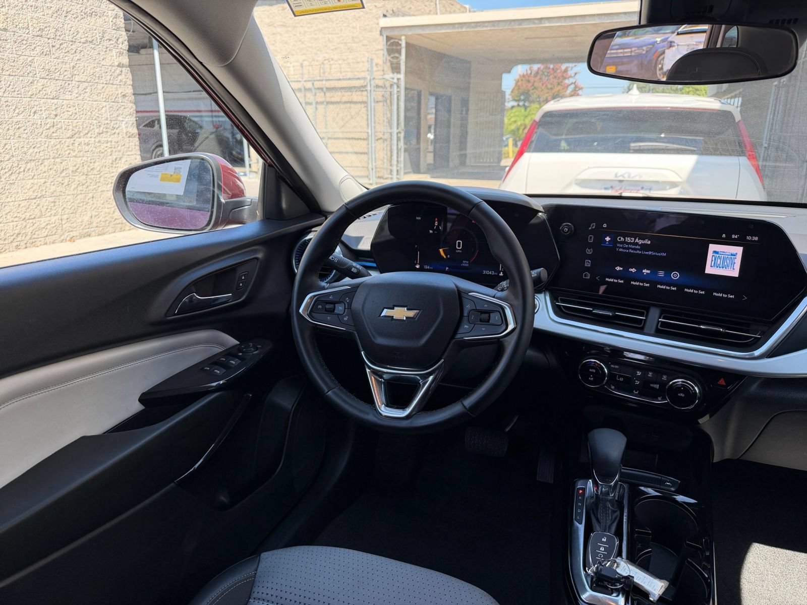 Thumbnail: 2025 Chevrolet Trax - 32