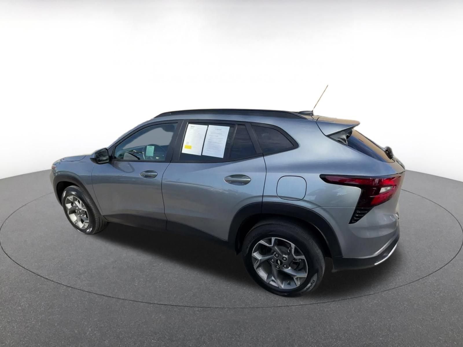 Thumbnail: 2025 Chevrolet Trax - 9