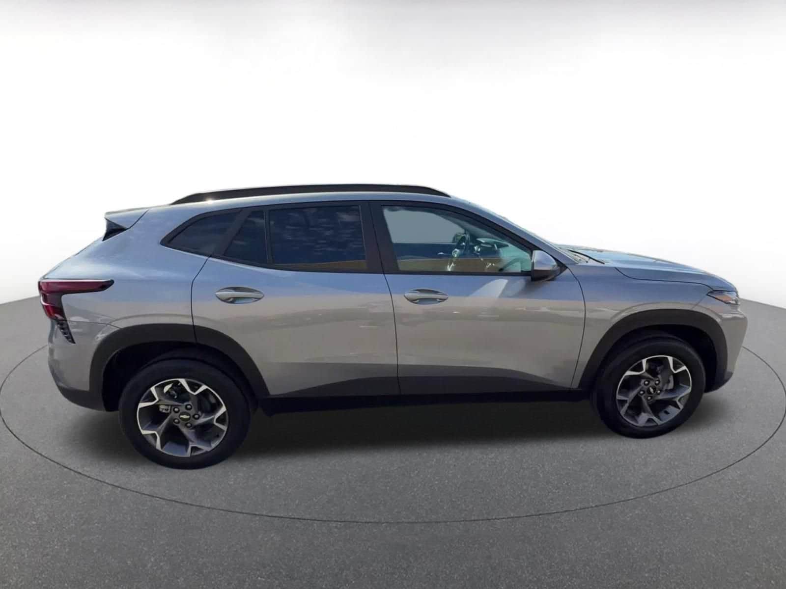 Thumbnail: 2025 Chevrolet Trax - 15