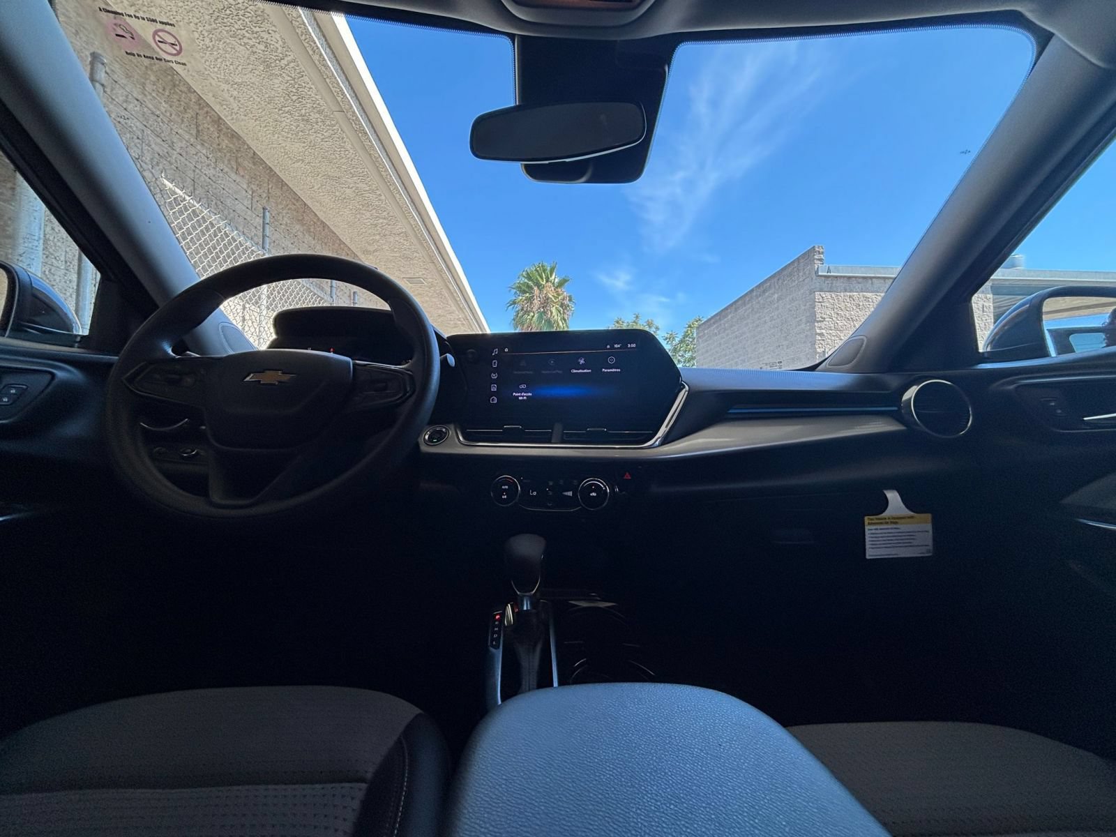 Thumbnail: 2025 Chevrolet Trax - 32
