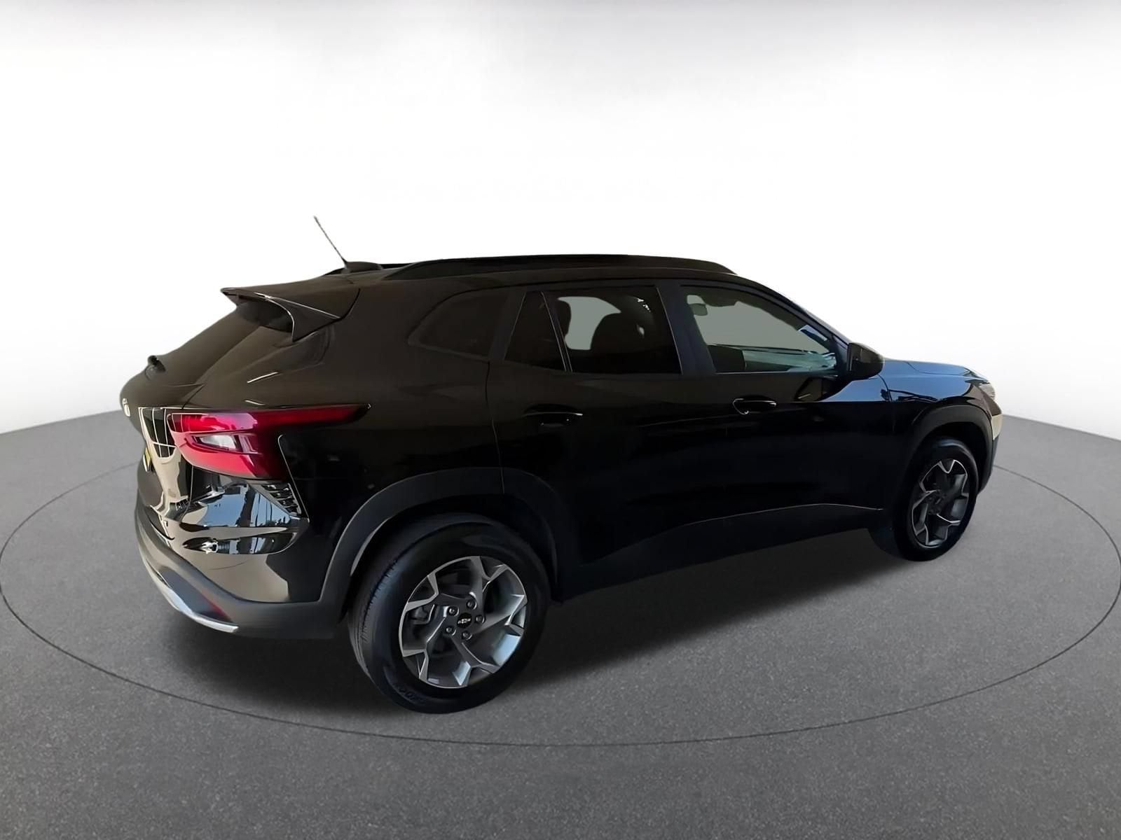 Thumbnail: 2025 Chevrolet Trax - 14