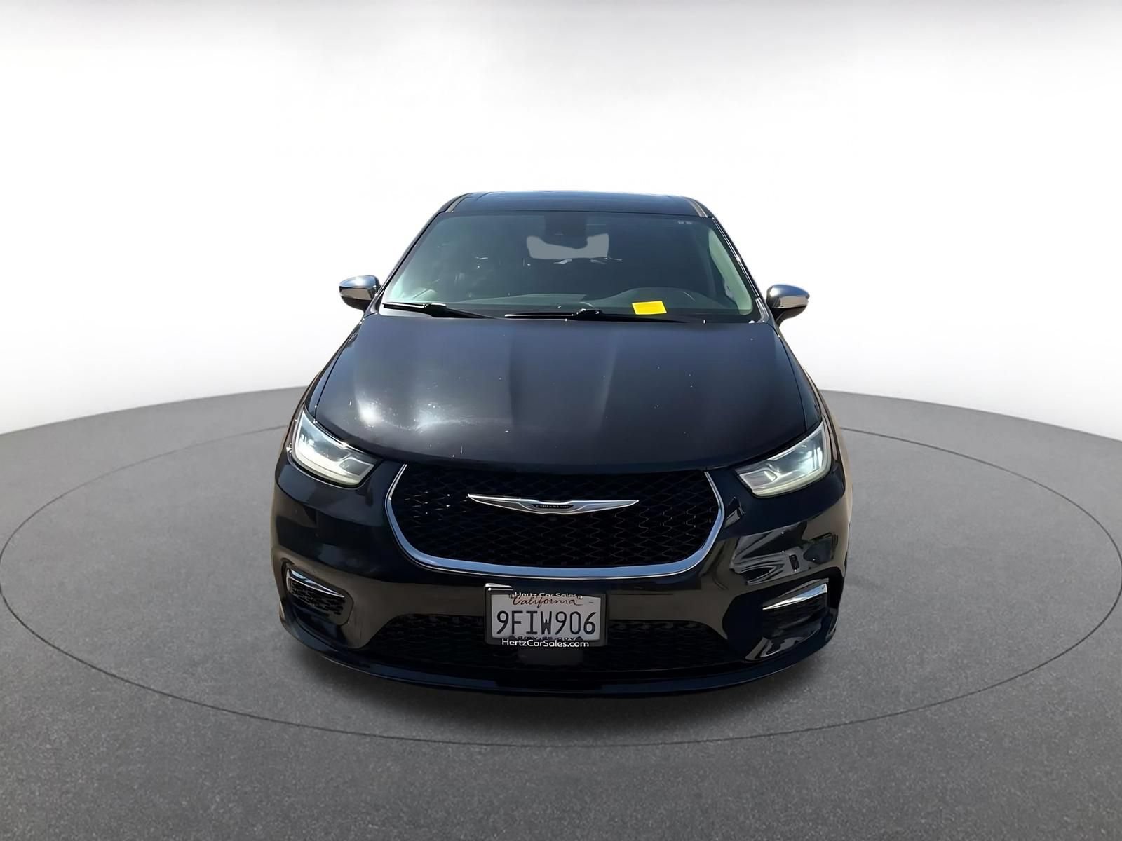 Thumbnail: 2023 Chrysler Pacifica - 4