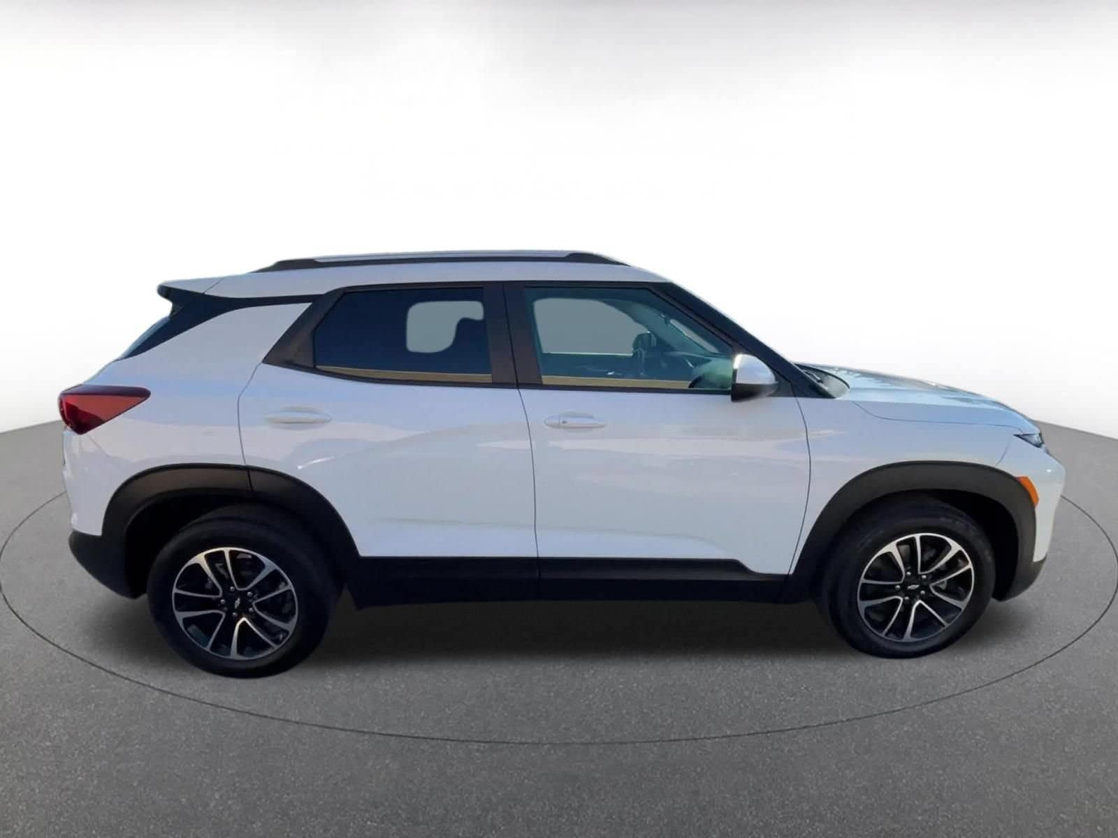 Thumbnail: 2025 Chevrolet TrailBlazer - 15