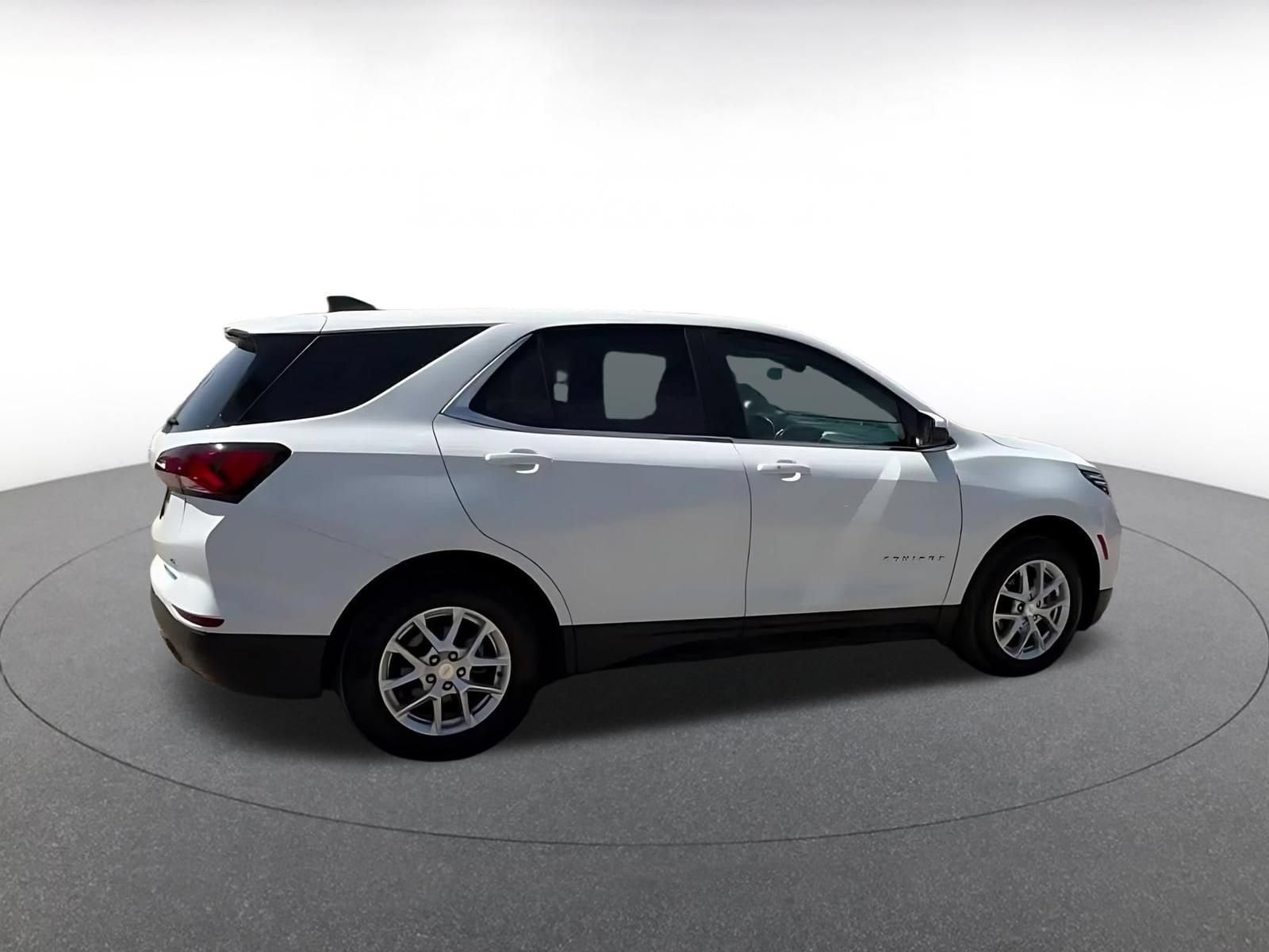 Thumbnail: 2024 Chevrolet Equinox - 14