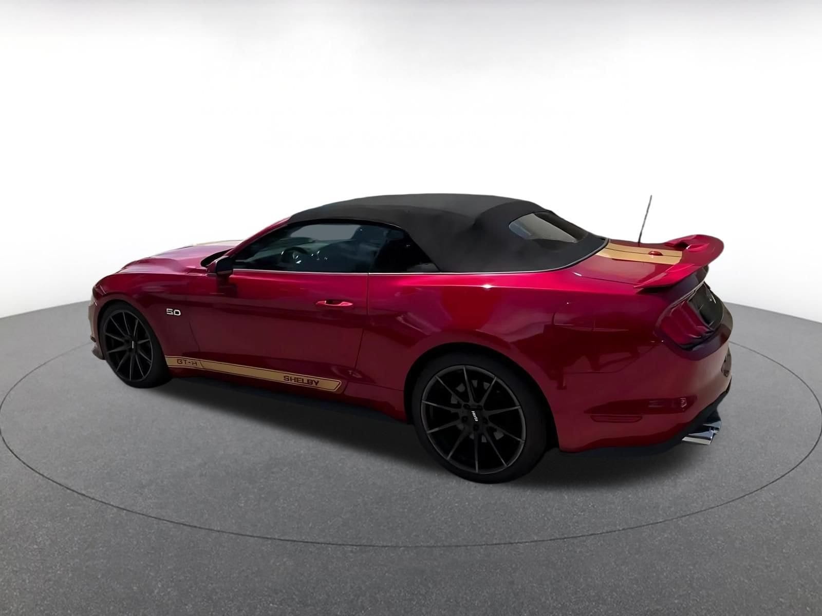Thumbnail: 2022 Ford Mustang - 6