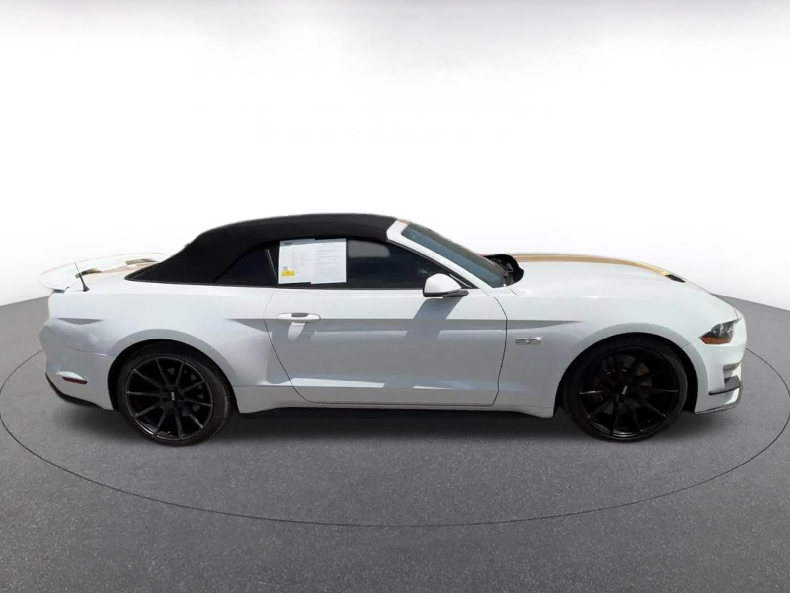 Thumbnail: 2022 Ford Mustang - 15