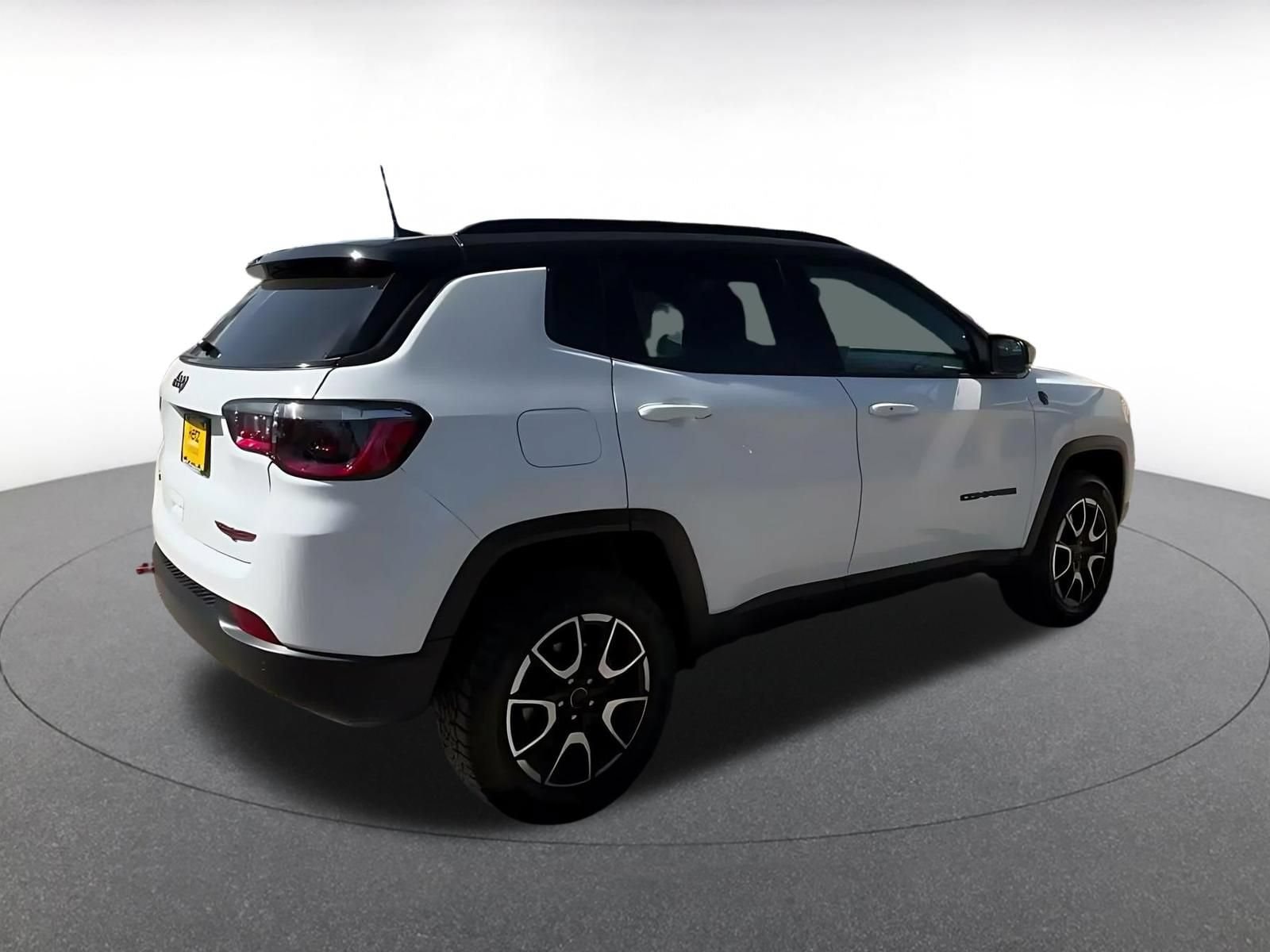 Thumbnail: 2025 Jeep Compass - 14