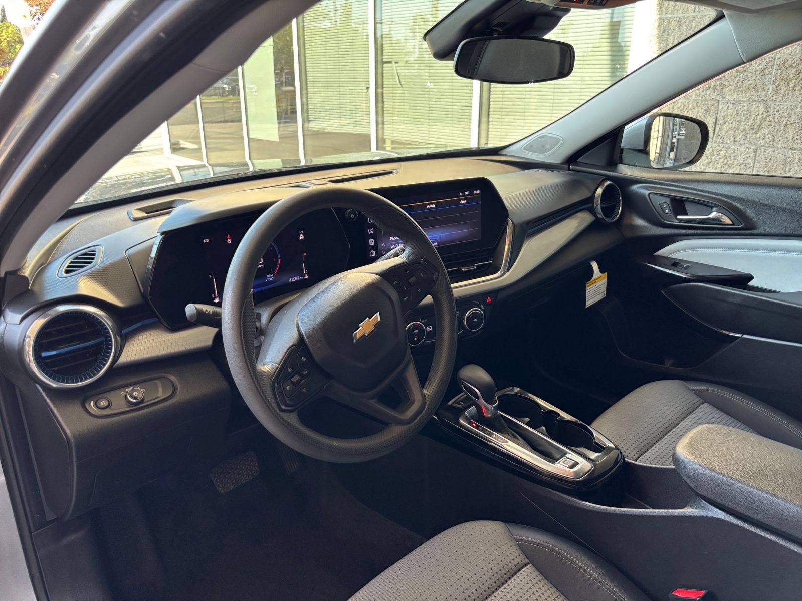 Thumbnail: 2025 Chevrolet Trax - 33