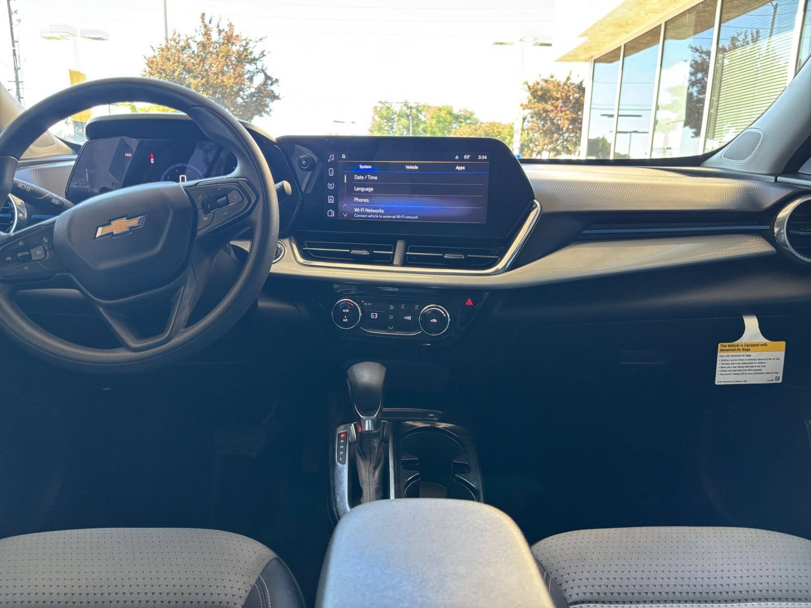 Thumbnail: 2025 Chevrolet Trax - 32