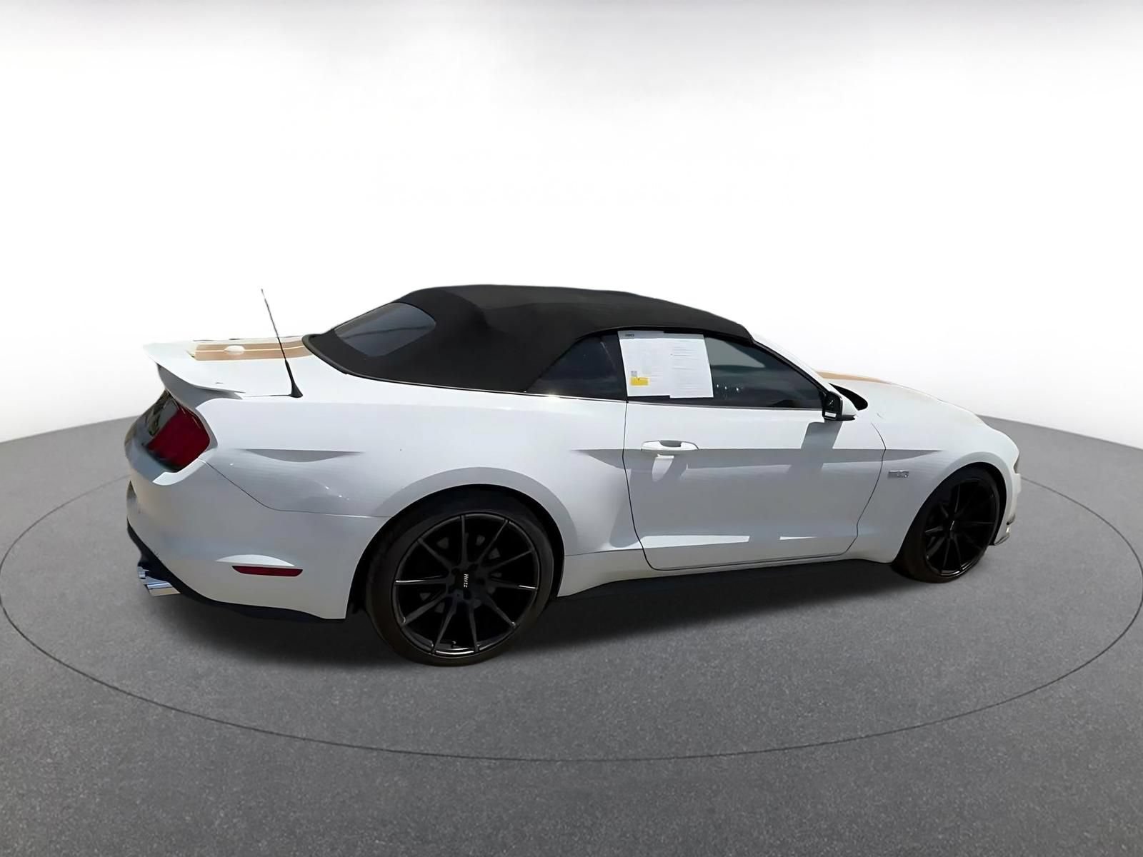 Thumbnail: 2022 Ford Mustang - 14