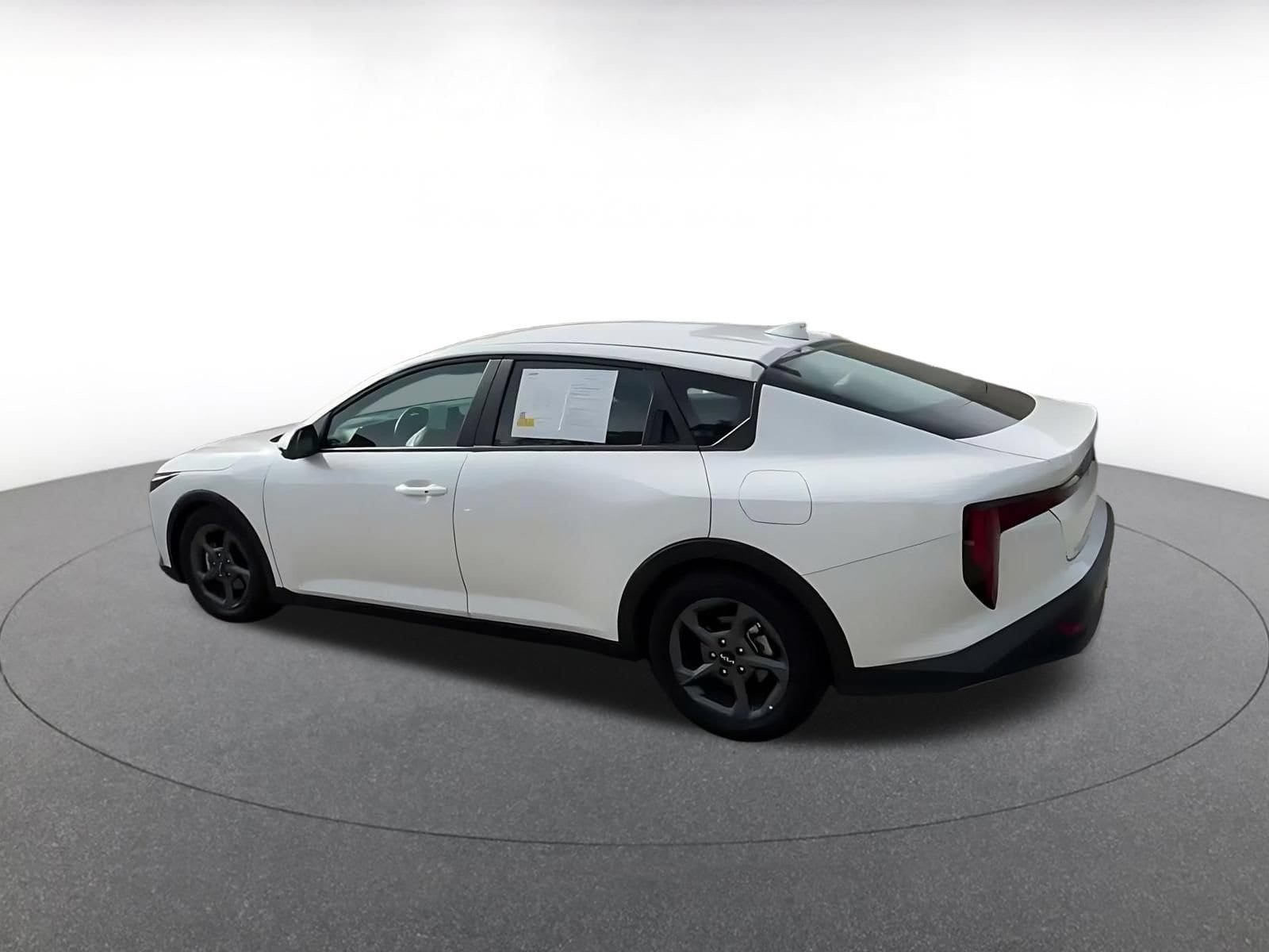 Thumbnail: 2025 Kia K4 - 10