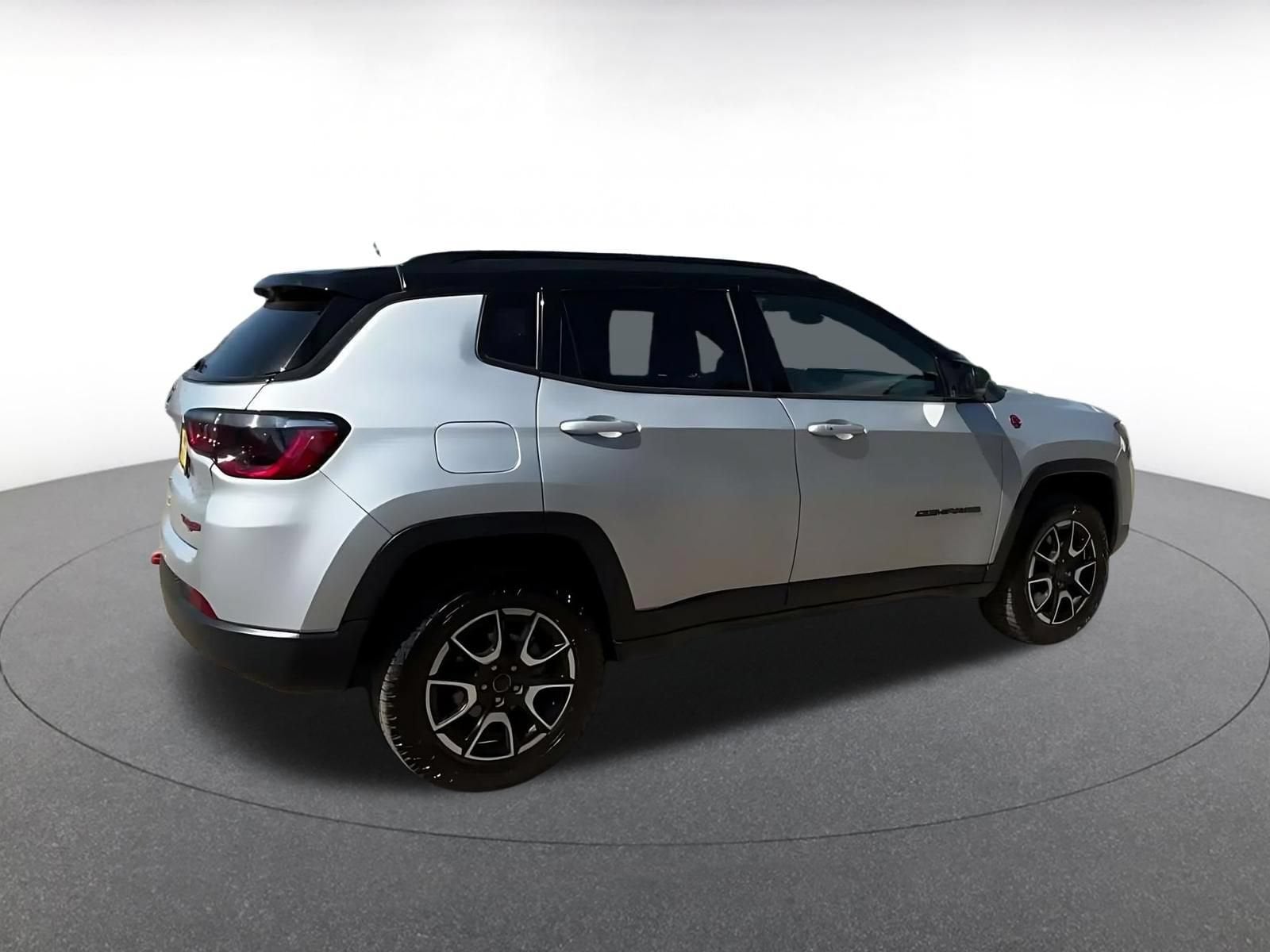 Thumbnail: 2025 Jeep Compass - 14