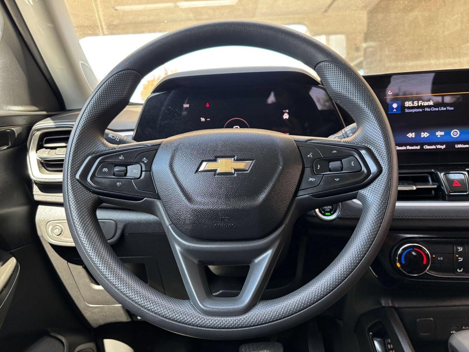 Thumbnail: 2025 Chevrolet TrailBlazer - 26