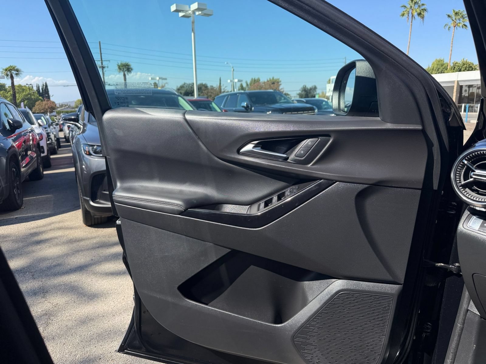 Thumbnail: 2025 Chevrolet Equinox - 18