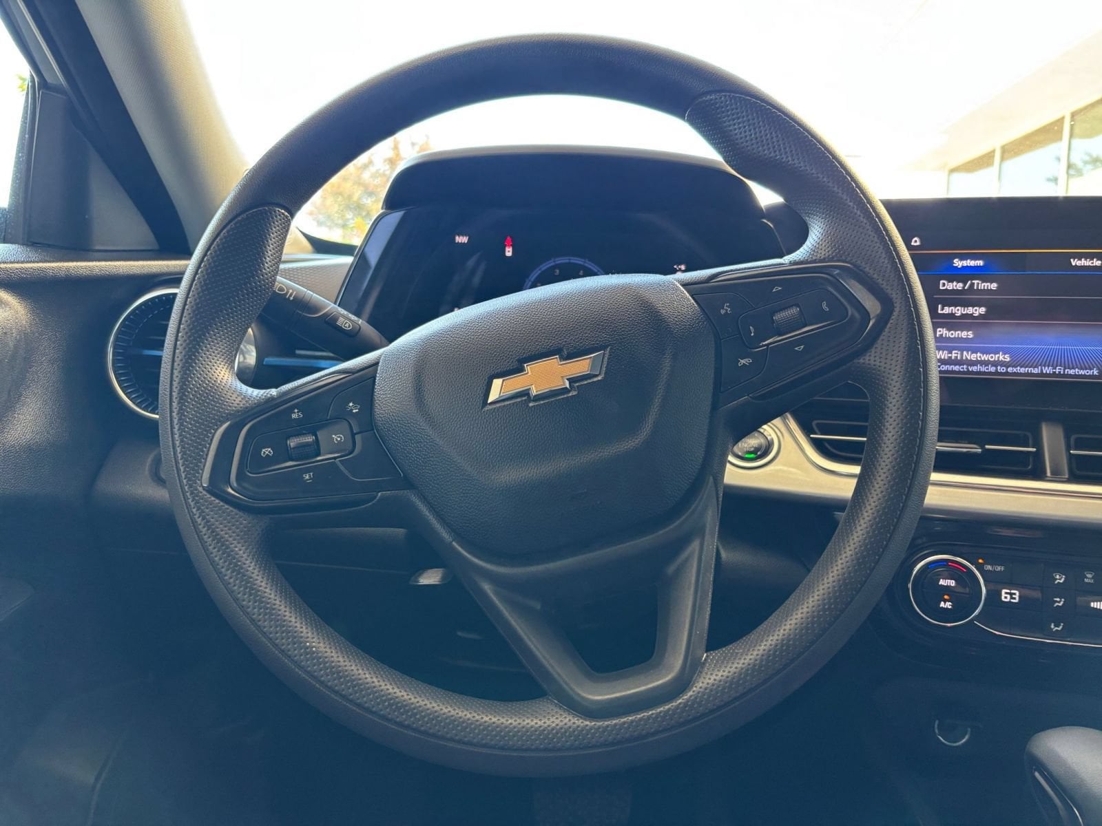 Thumbnail: 2025 Chevrolet Trax - 27