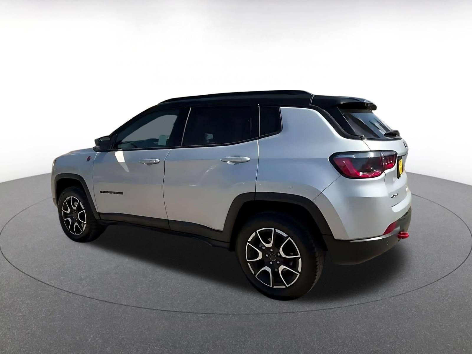 Thumbnail: 2025 Jeep Compass - 9