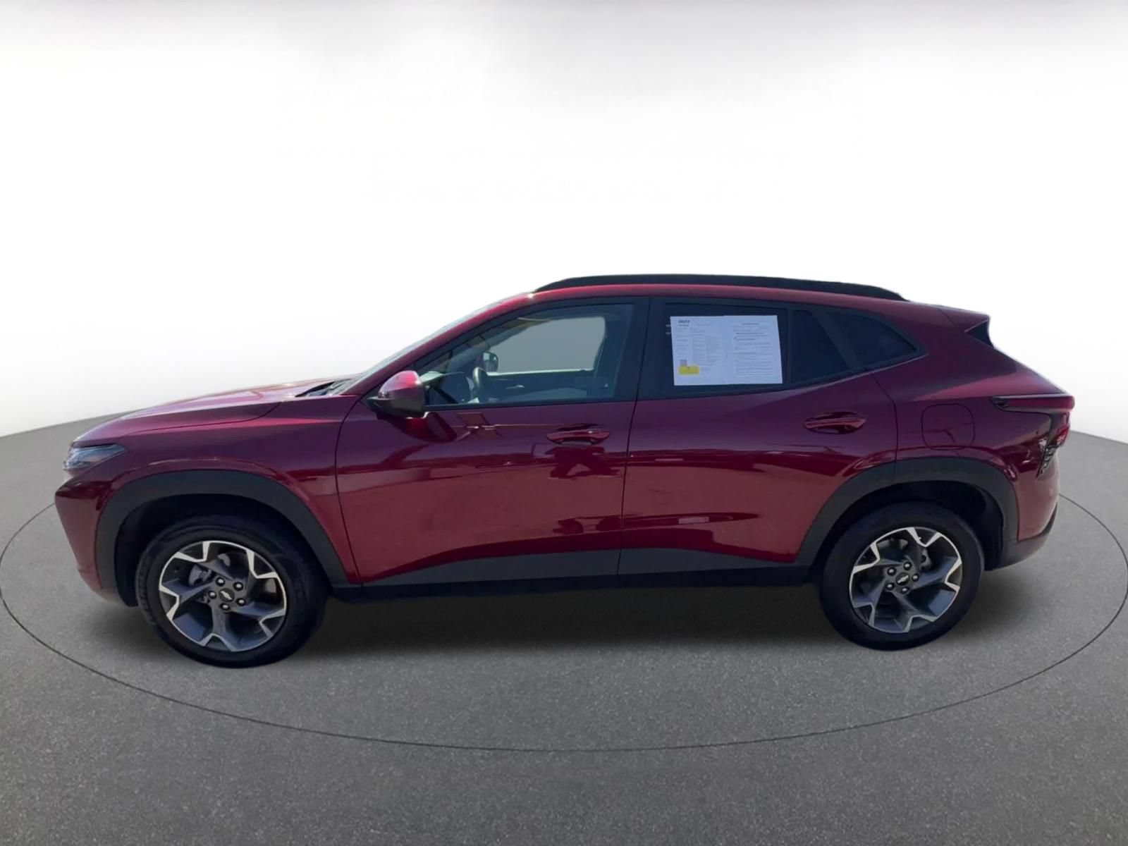 Thumbnail: 2025 Chevrolet Trax - 8