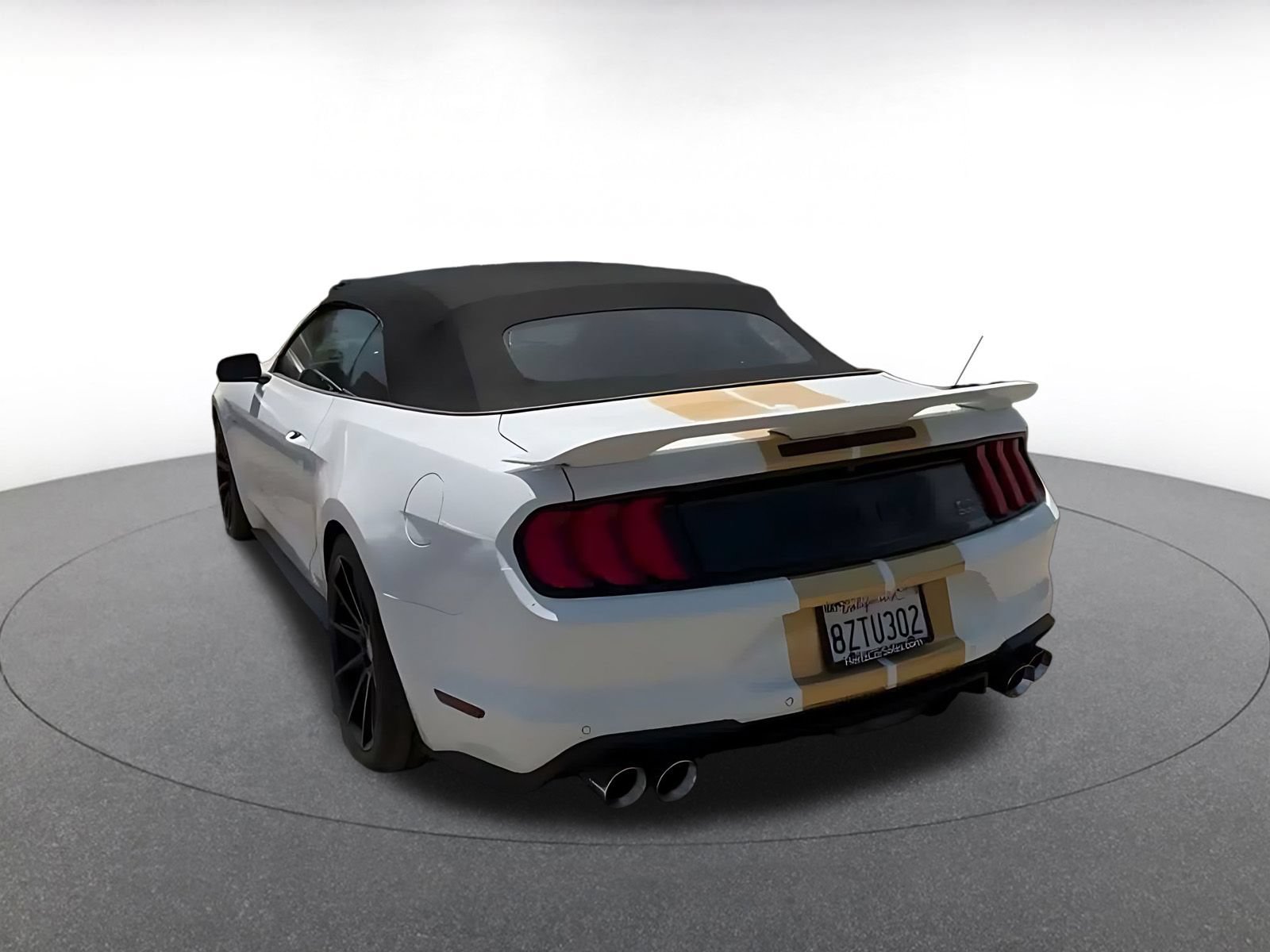 Thumbnail: 2022 Ford Mustang - 10