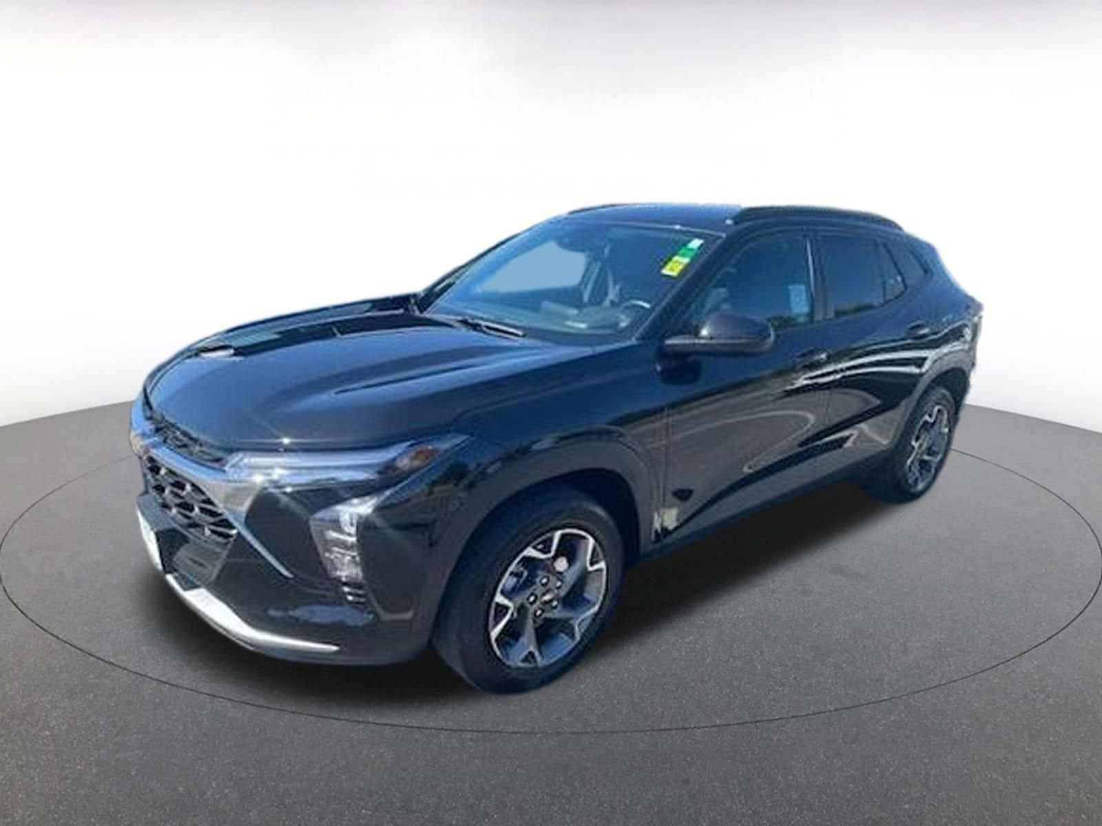 Thumbnail: 2025 Chevrolet Trax - 2