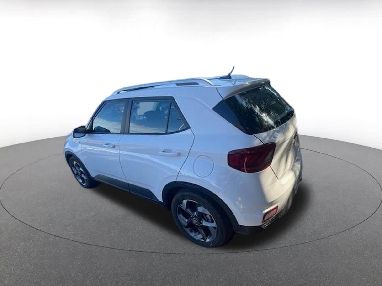 Thumbnail: 2026 Hyundai Venue - 3