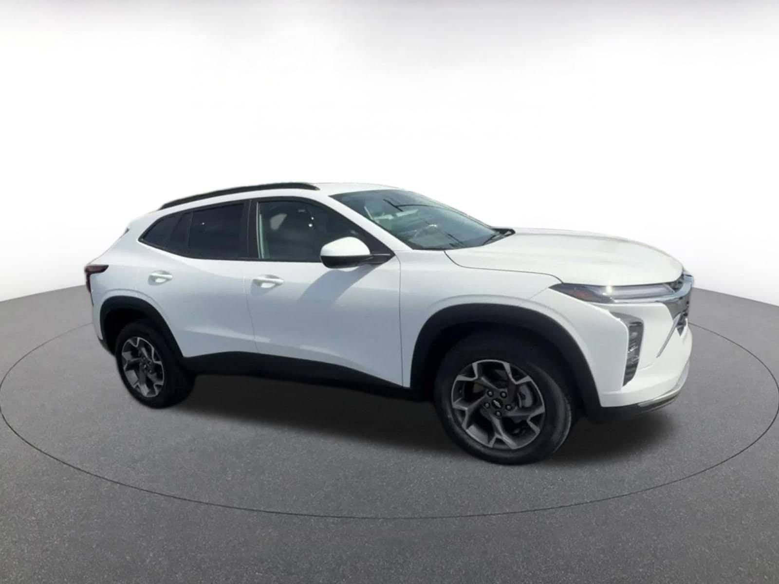 Thumbnail: 2025 Chevrolet Trax - 2