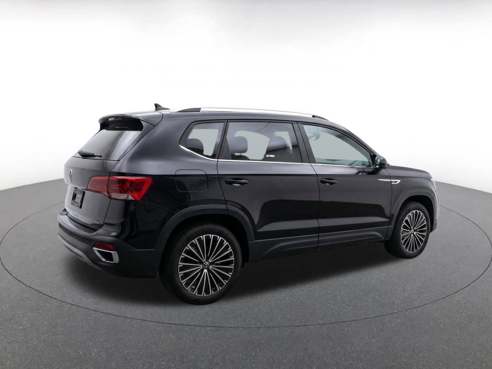 Thumbnail: 2026 Volkswagen Taos - 14