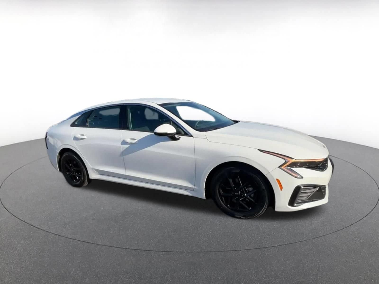 Thumbnail: 2025 Kia K5 - 2