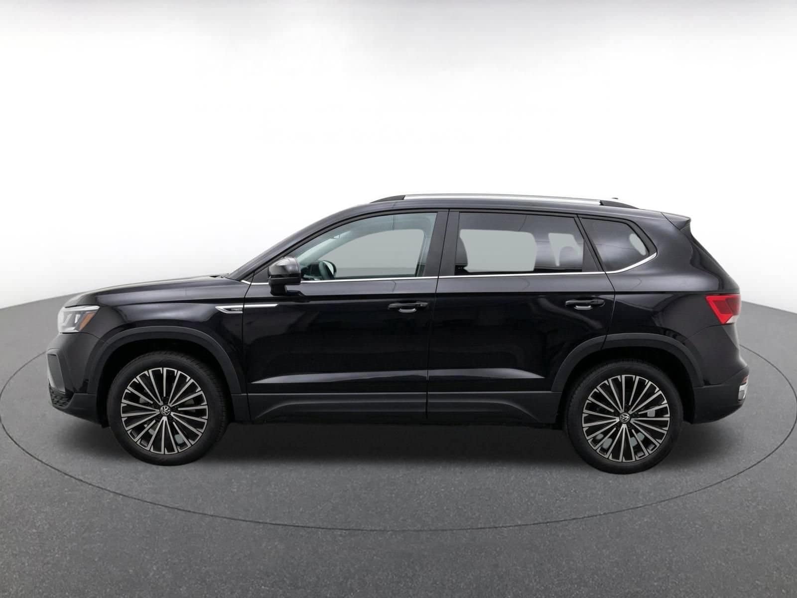 Thumbnail: 2026 Volkswagen Taos - 10