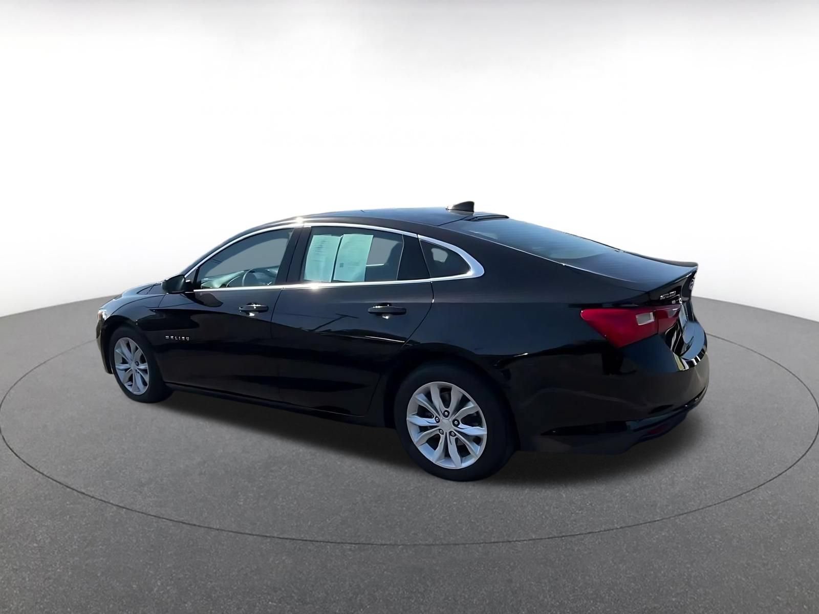 Thumbnail: 2023 Chevrolet Malibu - 9