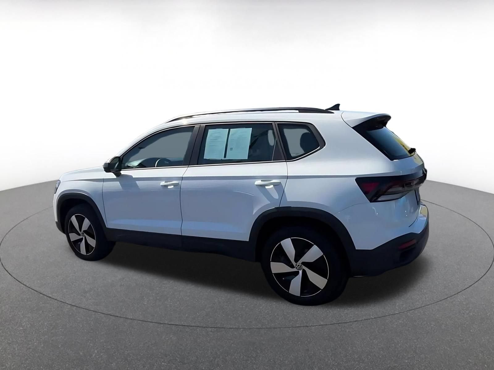 Thumbnail: 2026 Volkswagen Taos - 9