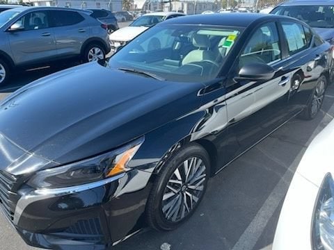 Thumbnail: 2025 Nissan Altima - 4