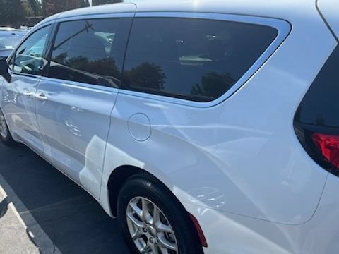 Thumbnail: 2025 Chrysler Pacifica - 3