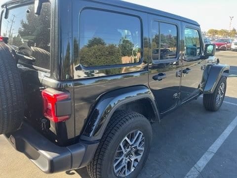 Thumbnail: 2025 Jeep Wrangler - 3