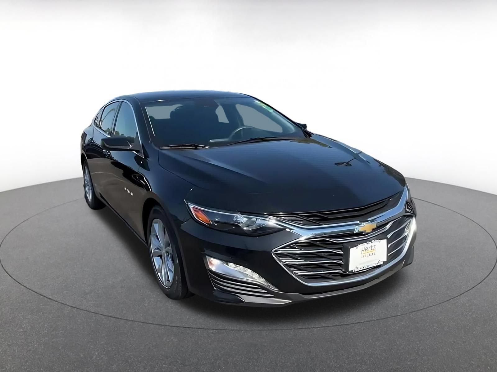 Thumbnail: 2023 Chevrolet Malibu - 3