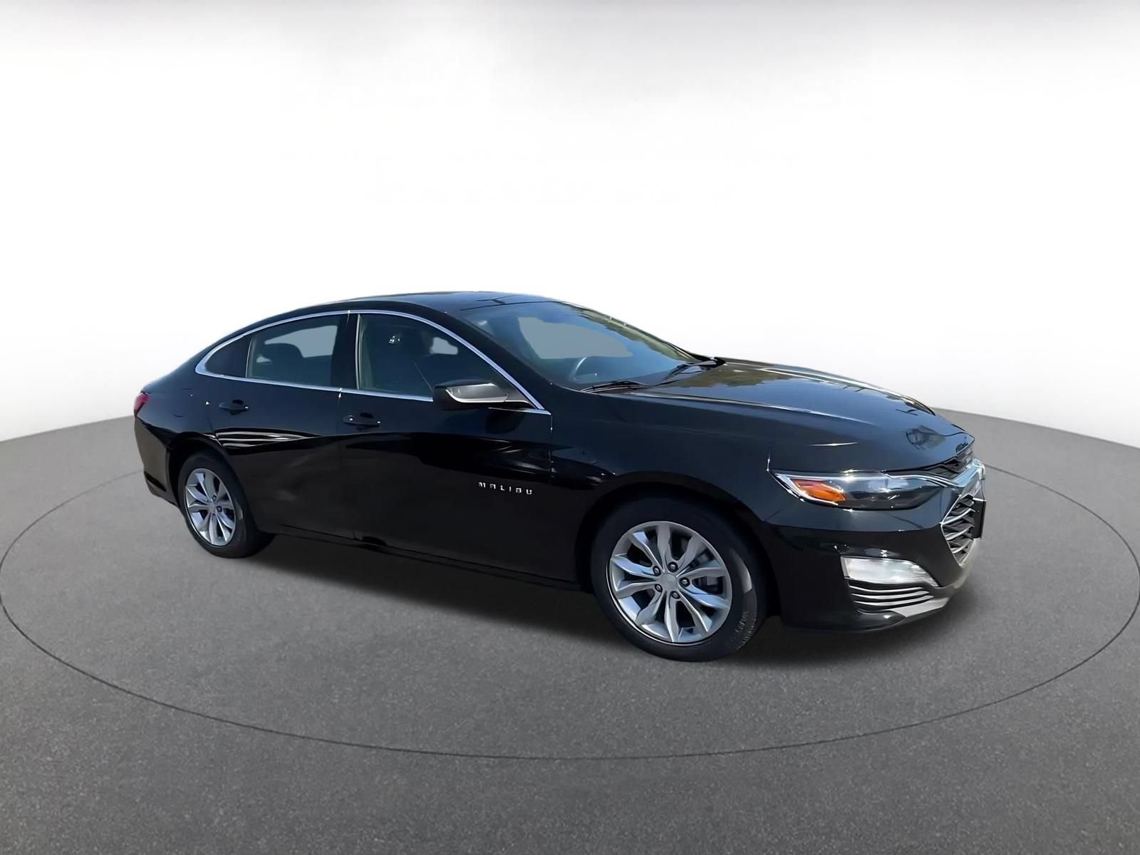Thumbnail: 2023 Chevrolet Malibu - 2