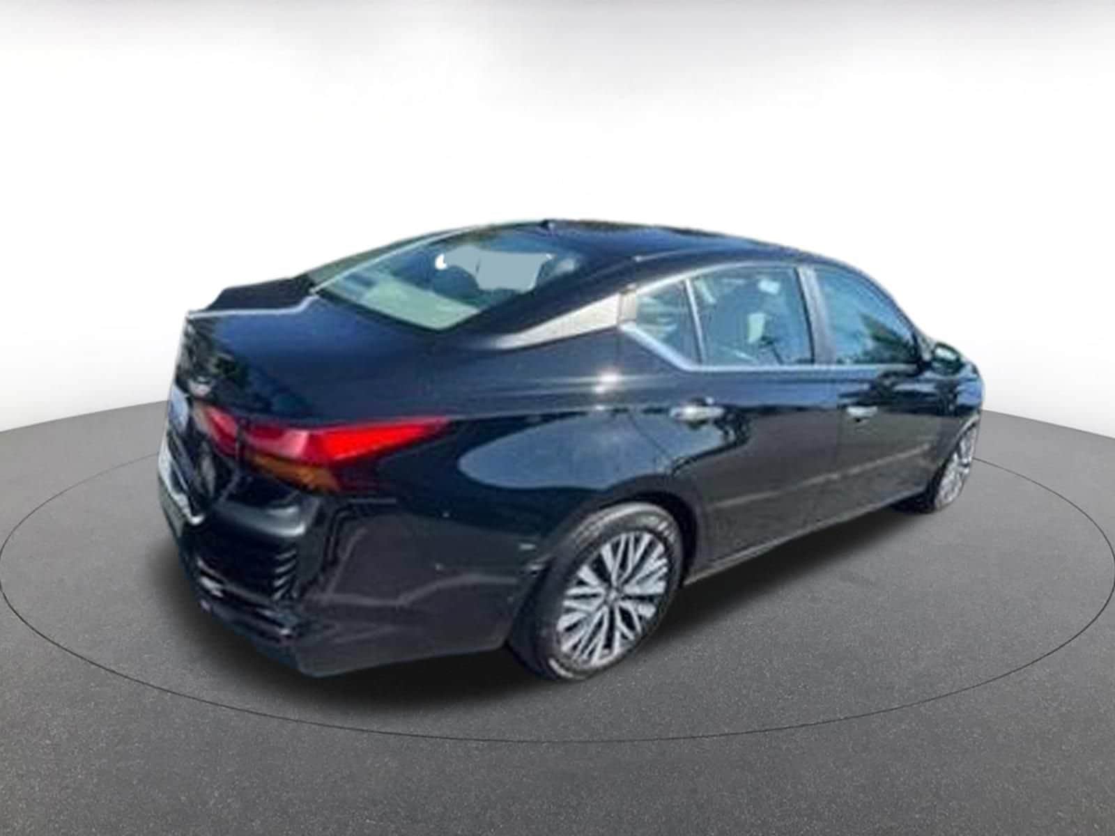 Thumbnail: 2025 Nissan Altima - 12