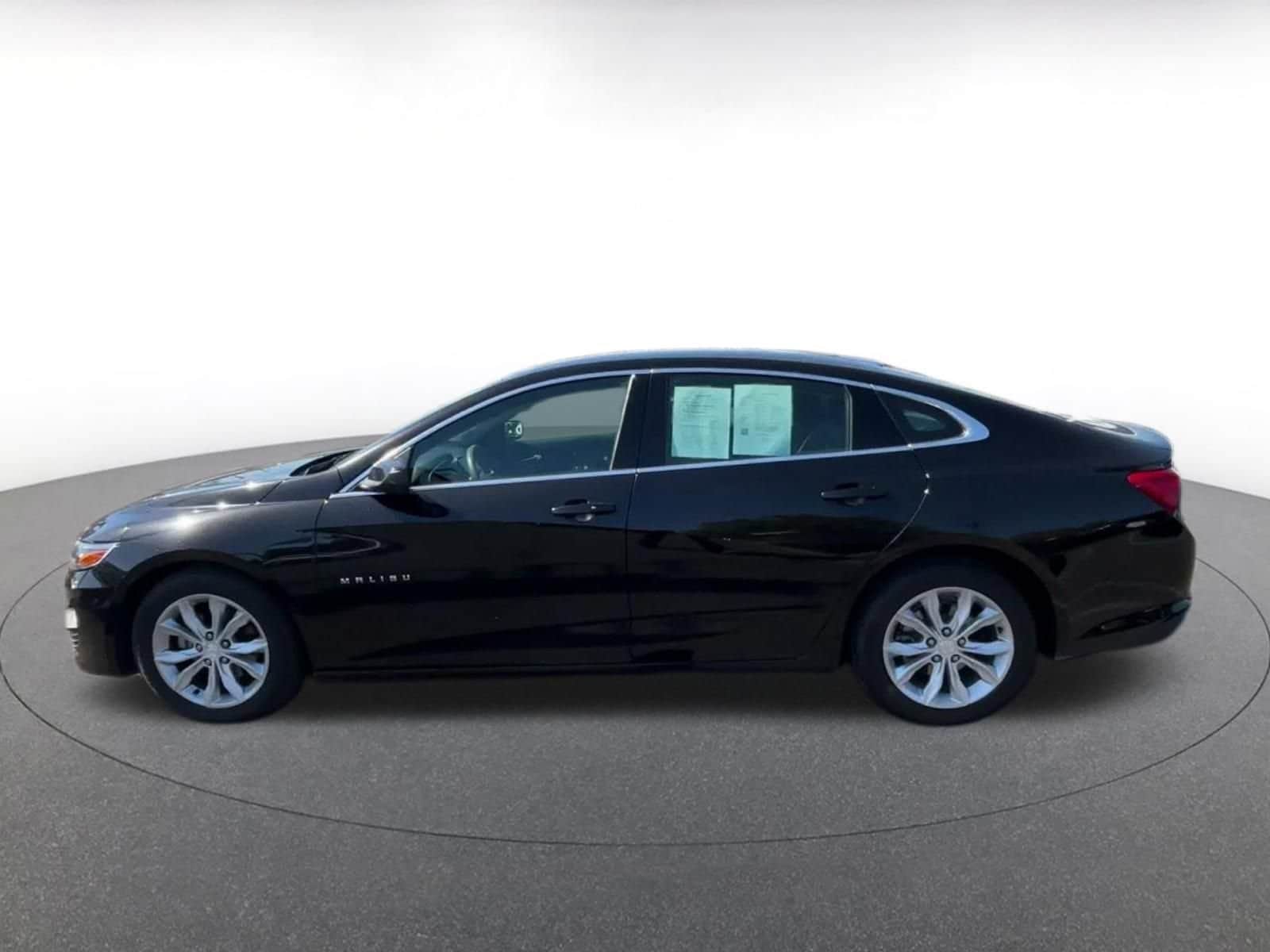 Thumbnail: 2023 Chevrolet Malibu - 8