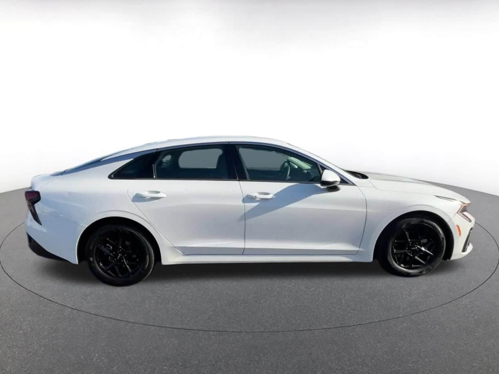Thumbnail: 2025 Kia K5 - 15