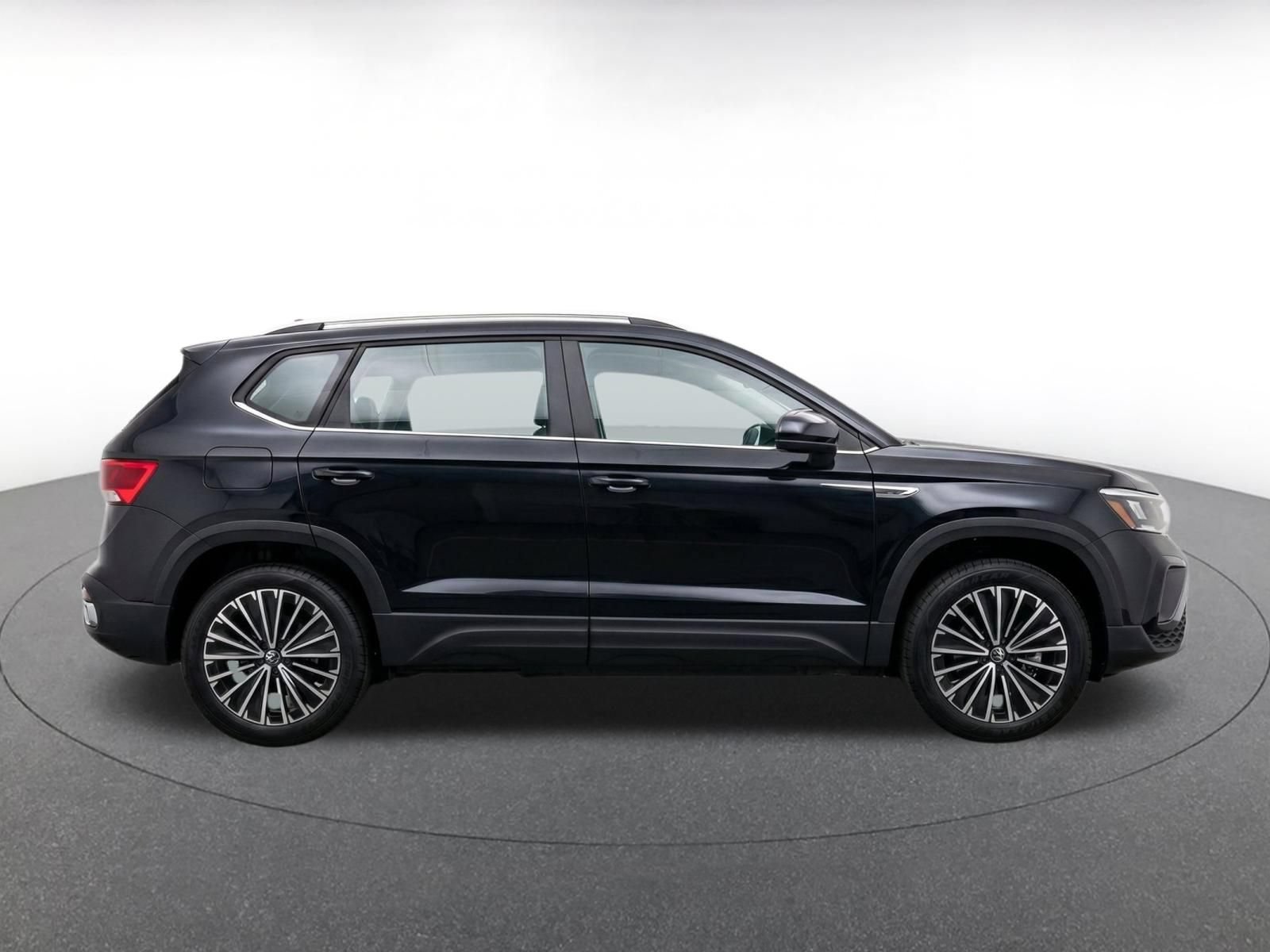 Thumbnail: 2026 Volkswagen Taos - 15