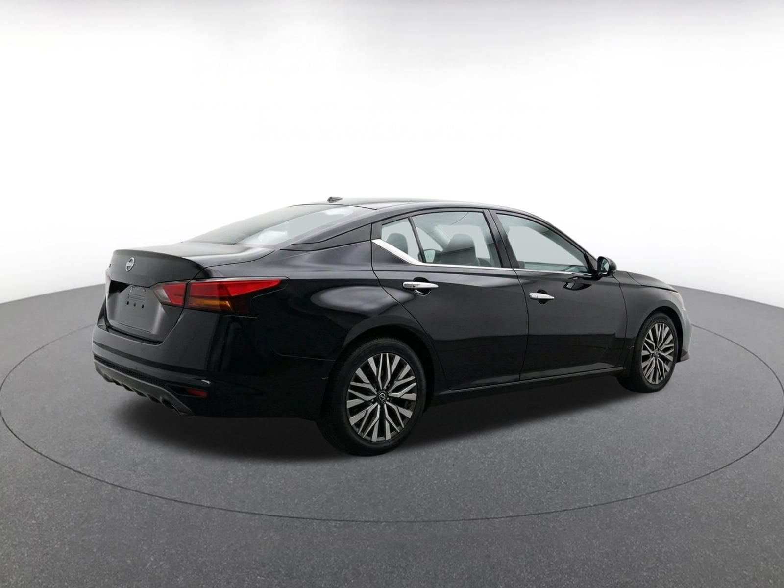 Thumbnail: 2025 Nissan Altima - 13