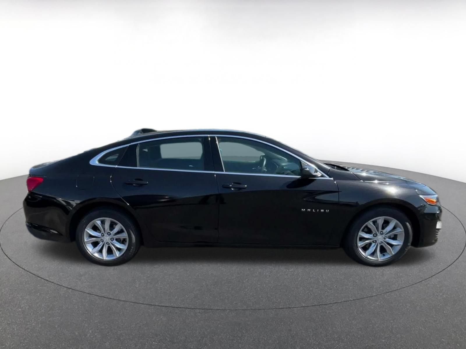 Thumbnail: 2023 Chevrolet Malibu - 15