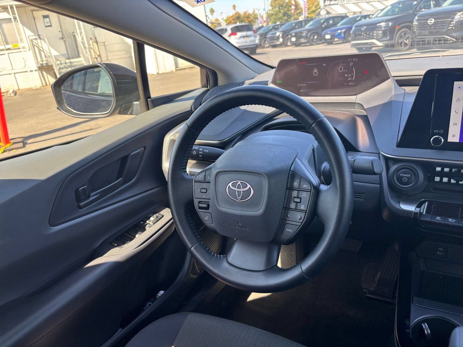 Thumbnail: 2025 Toyota Prius - 32